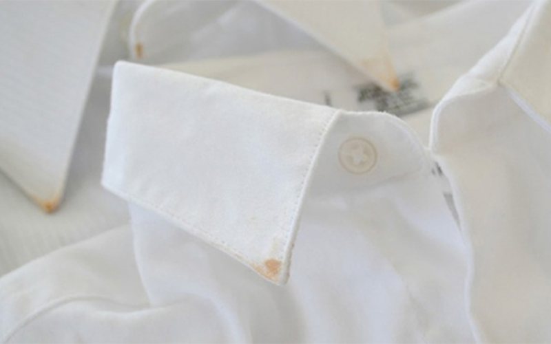 Sản phẩm may mặc bị mốc do bảo quản trong môi trường có độ ẩm cao